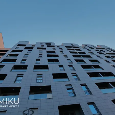 Miku - Lovely 1 Bedroom Spectacular View Apartment